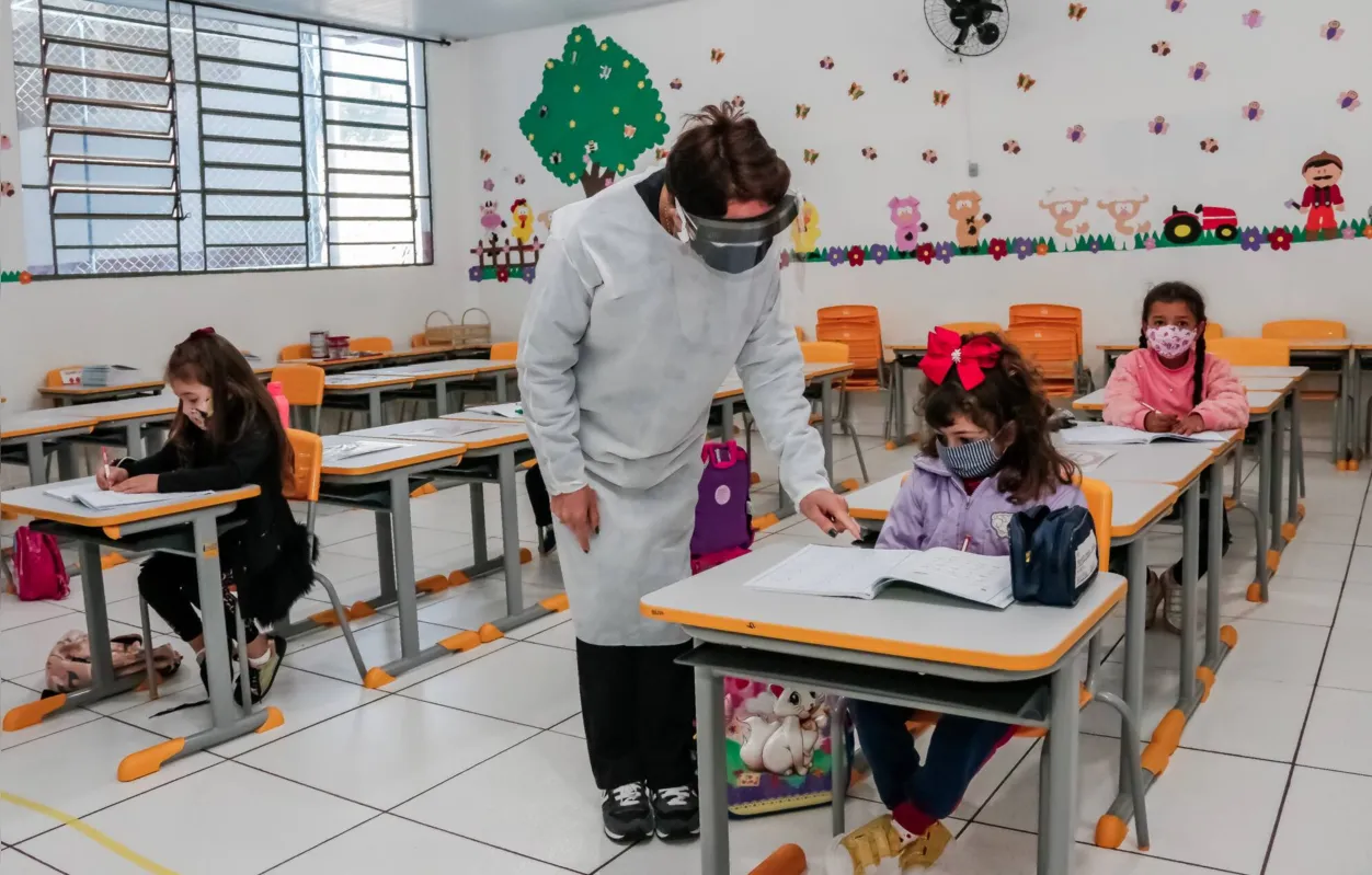Imagem ilustrativa da imagem Educação de Apucarana estende aulas presenciais para mais turmas