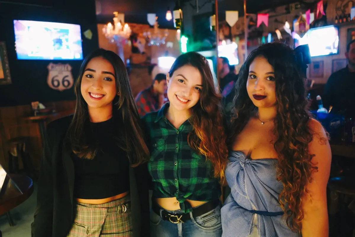 Beatriz Tamioso, Stefani Alarcon e Anna Paula Recanello