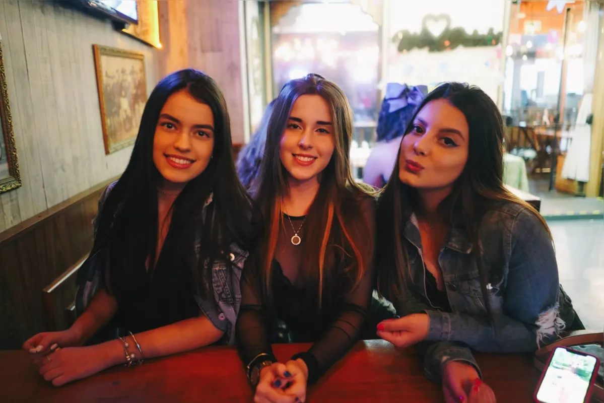 Eduarda Munhoz, Marcella Vicente e Bruna Germinari