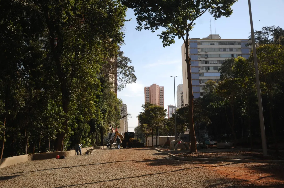 Imagem ilustrativa da imagem Empresa pede mais tempo para entregar revitalização do Bosque Central