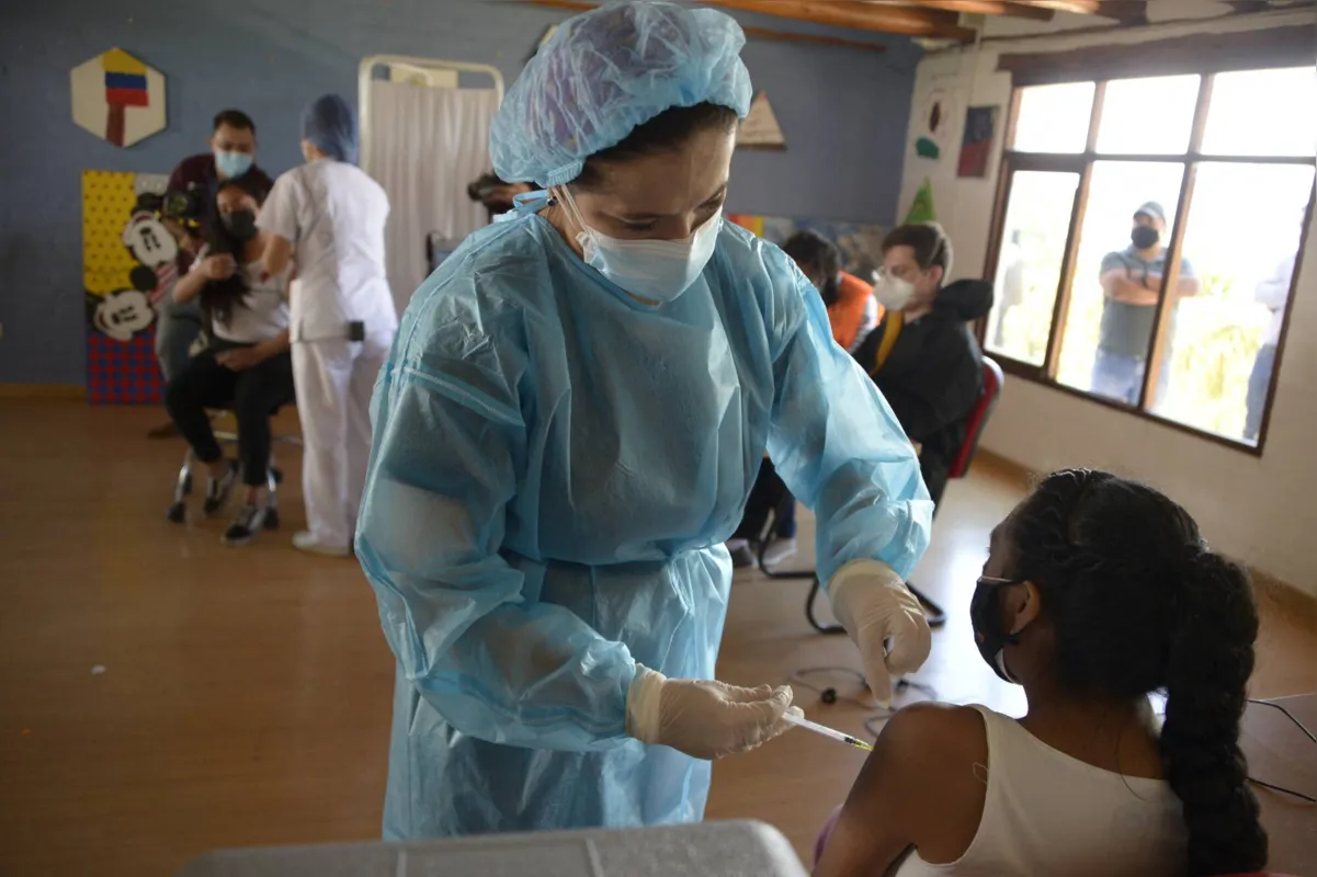 Imagem ilustrativa da imagem Equador começa a vacinar adolescentes contra Covid