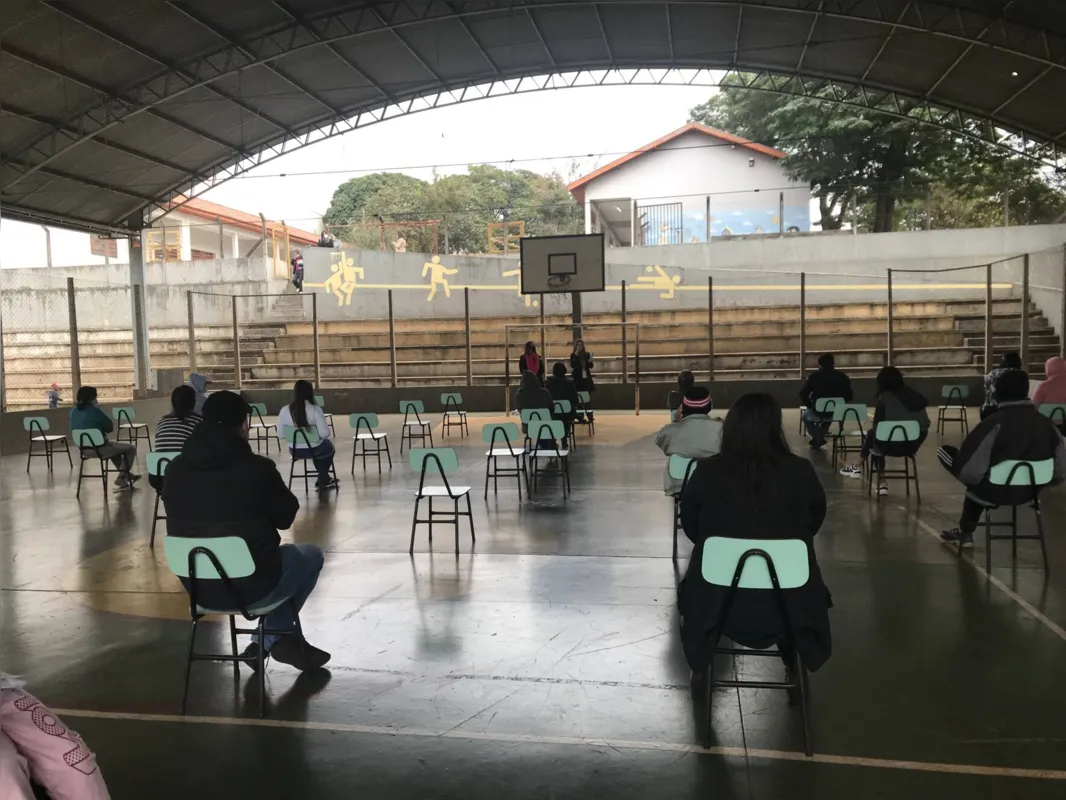 Reunião com pais de alunos na Escola Municipal Pedro Vergara Correa, na zona leste de Londrina