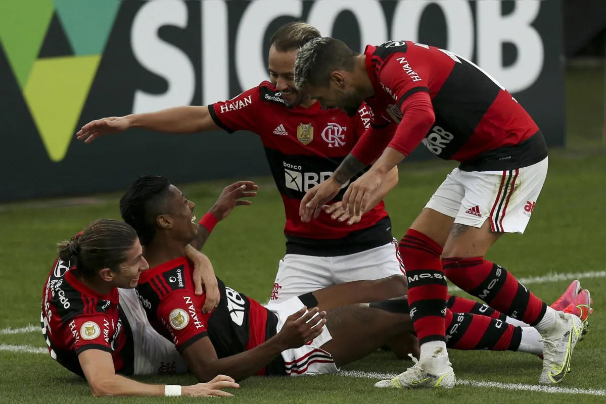 Imagem ilustrativa da imagem Flamengo dá show e volta a superar o Corinthians na Neo Química Arena