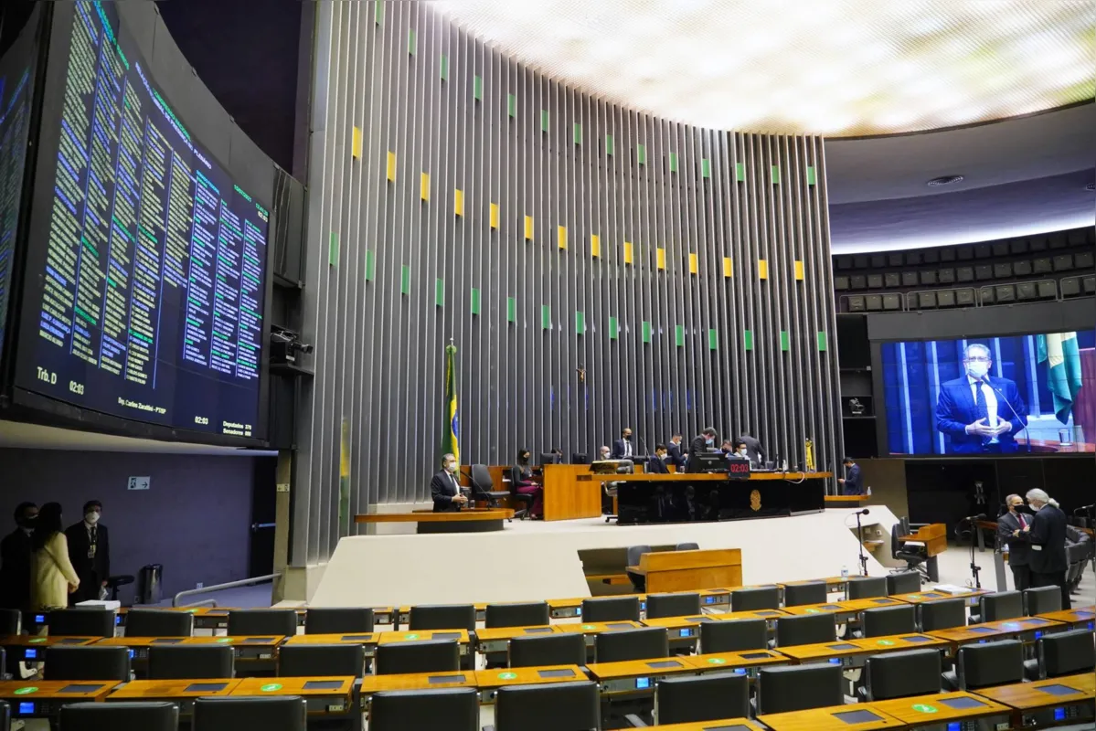  A LDO (Lei de Diretrizes Orçamentárias), aprovada pela Câmara dos Deputados para 2022 criou uma fórmula para o cálculo do montante a ser repassado ao fundo, que vai passar de R$ 2 bilhões para R$ 5,3 bilhões