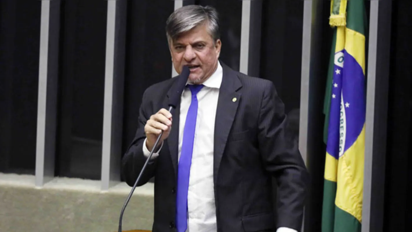 Imagem ilustrativa da imagem Fundão de campanha poderá ser triplicado; saiba como votaram os deputados eleitos por Londrina