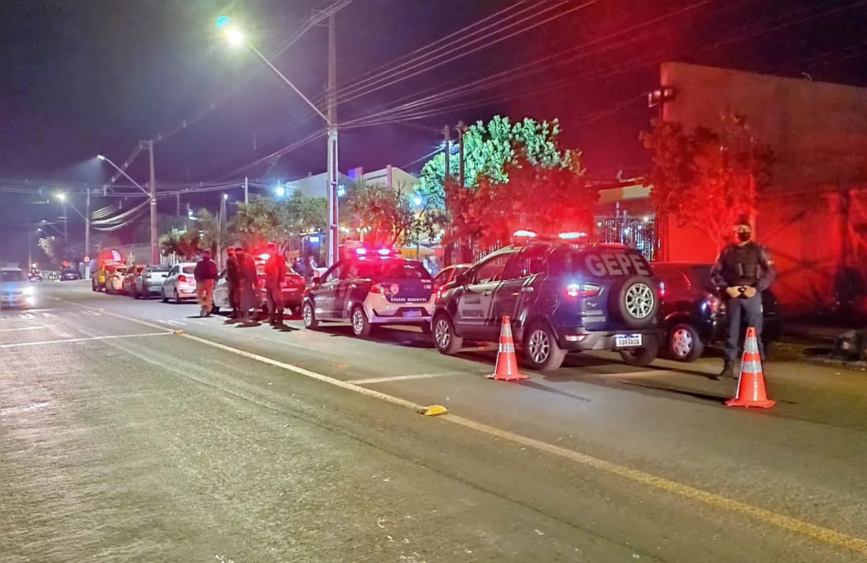 Imagem ilustrativa da imagem GM de Londrina encerra partida de futebol e dispersa 100 pessoas