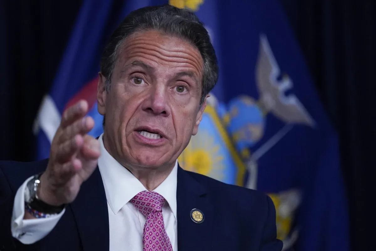 "Dadas as circunstâncias, a melhor maneira de ajudar é me afastar e deixar o governo", disse Cuomo