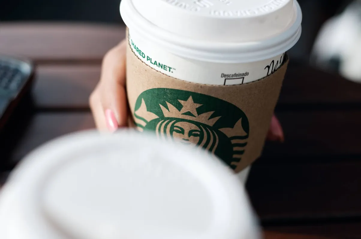 Imagem ilustrativa da imagem Grupo Tacla anuncia Starbucks nos shoppings Palladium Curitiba e Jockey Plaza