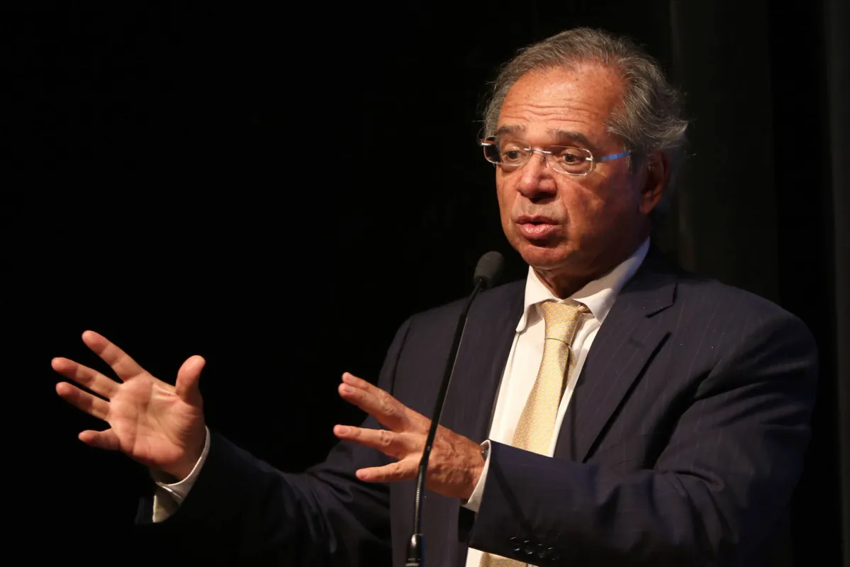 Imagem ilustrativa da imagem Guedes fala em reduzir imposto para empresas em 15 pontos percentuais