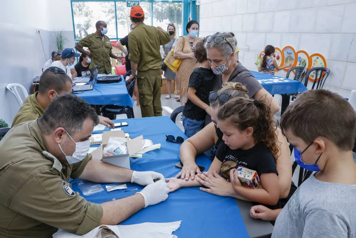 Imagem ilustrativa da imagem Israel realiza campanha de teste de Covid em crianças de 3 a 12 anos