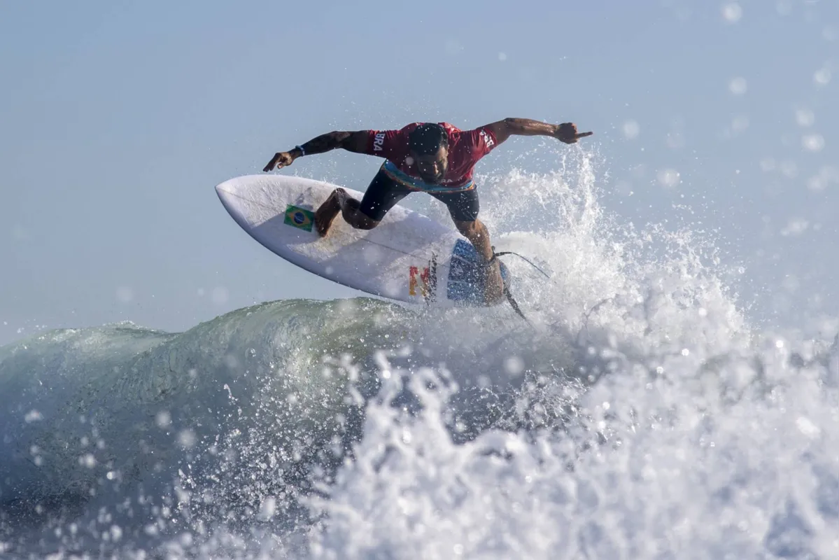Imagem ilustrativa da imagem Ítalo Ferreira começou surfando com uma tampa de isopor