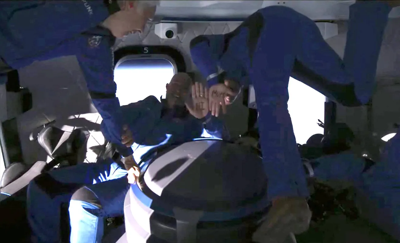 Jornada levou o primeiro passageiro a pagar pela viagem suborbital