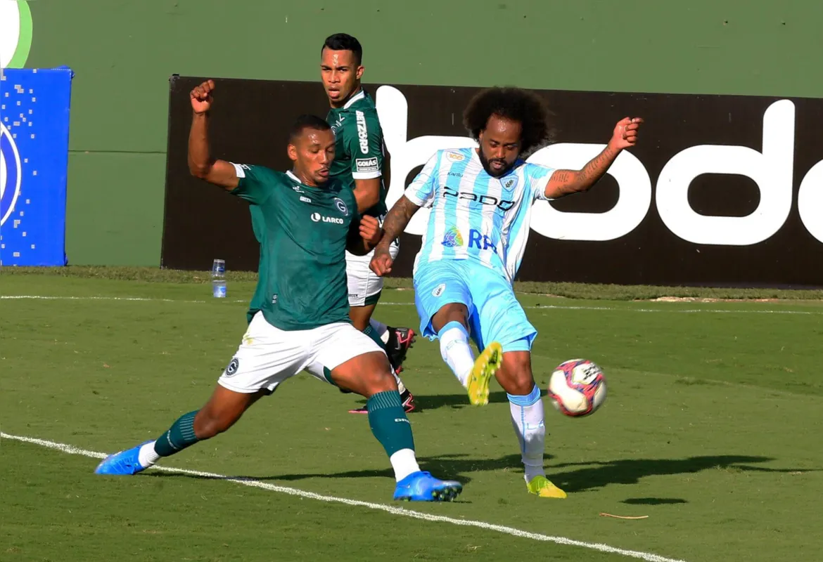 Imagem ilustrativa da imagem LEC denuncia falas racistas contra Celsinho em transmissão de jogo diante do Goiás