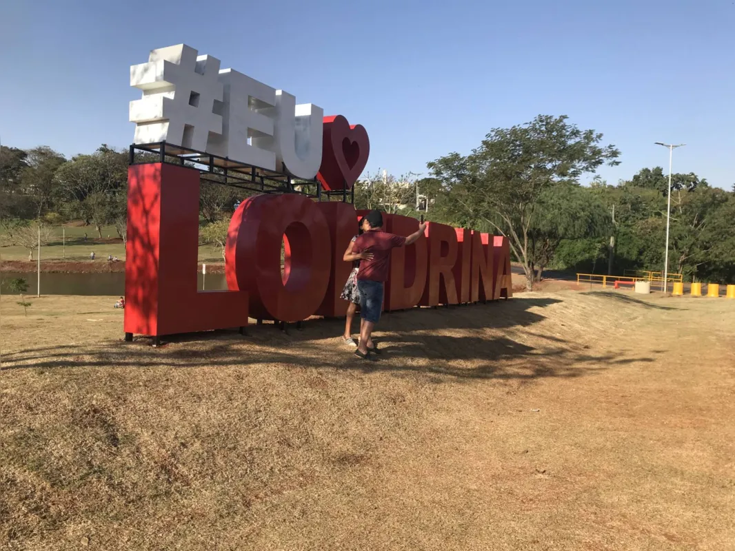O casal Ricardo Valfrides e Leonice Portes aproveitou o novo cenário: "O ambiente fica muito mais bonito”