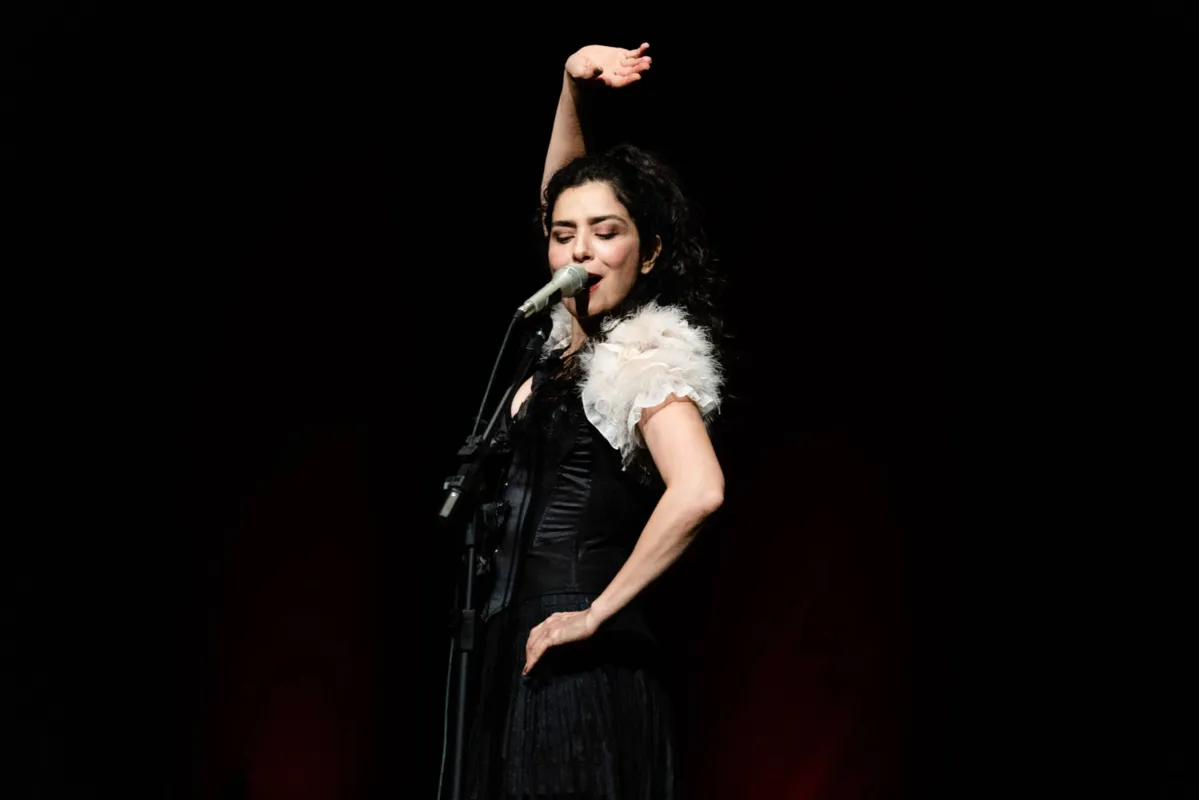 Letícia Sabatella assina cinco das 13 canções do disco