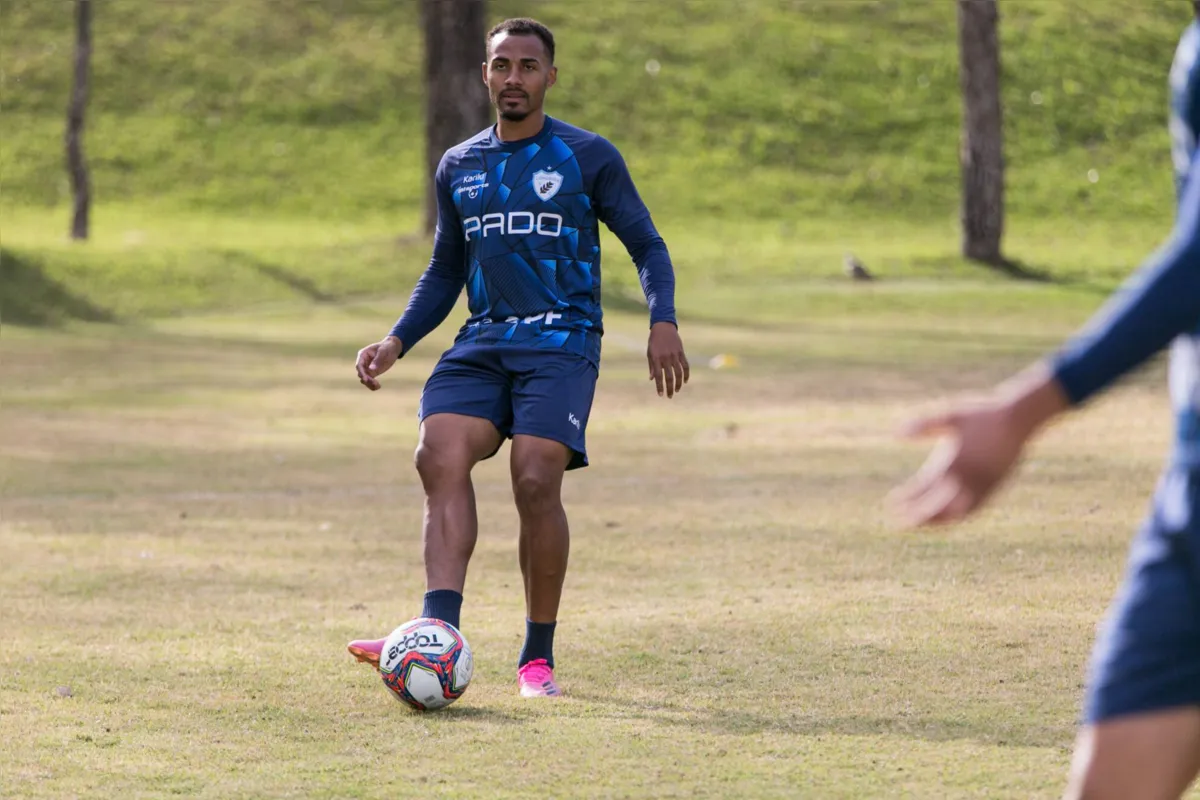 Jean Henrique deve ser o substituto do machucado Marcelo Freitas no domingo