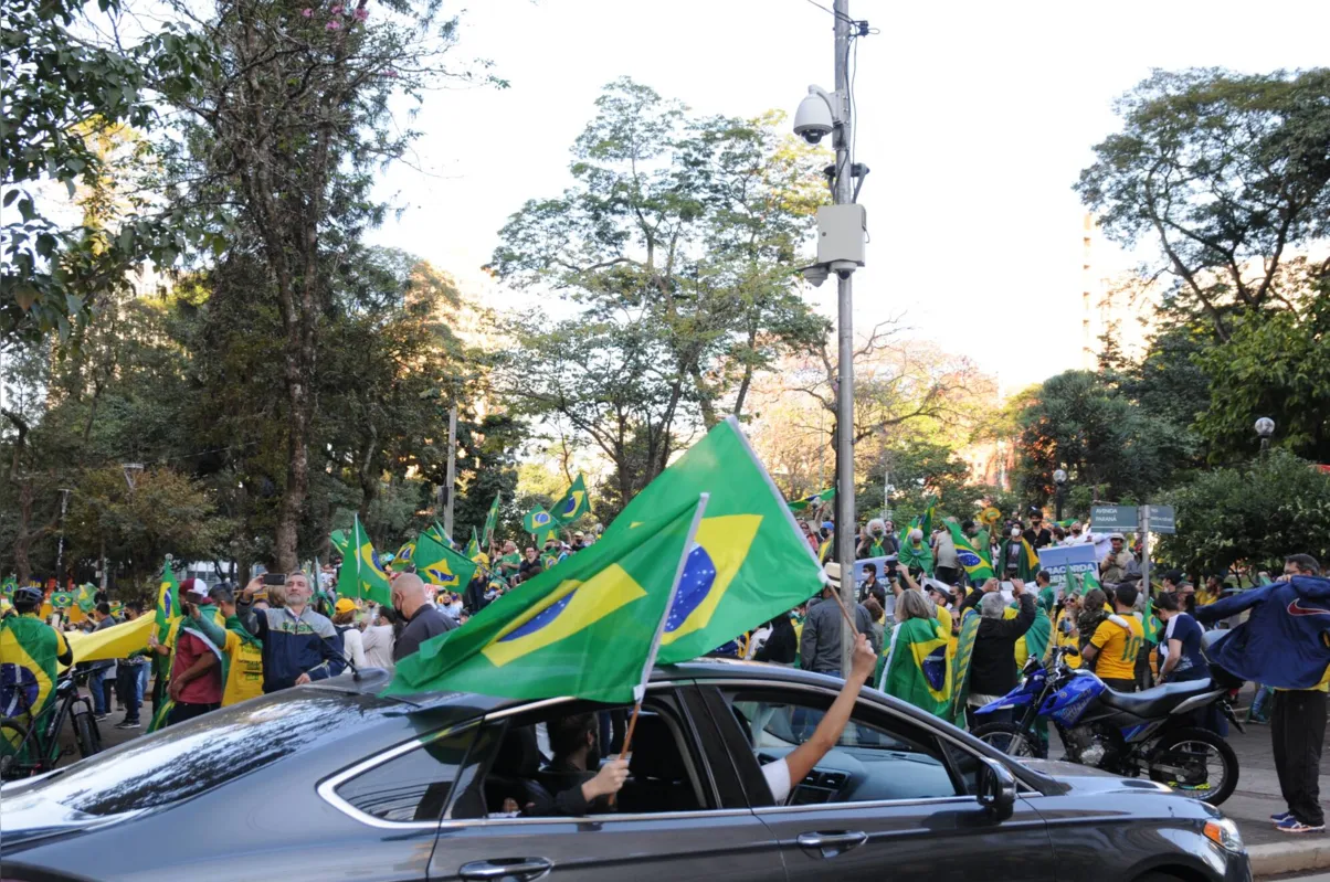 Imagem ilustrativa da imagem Londrina tem manifestação por voto impresso