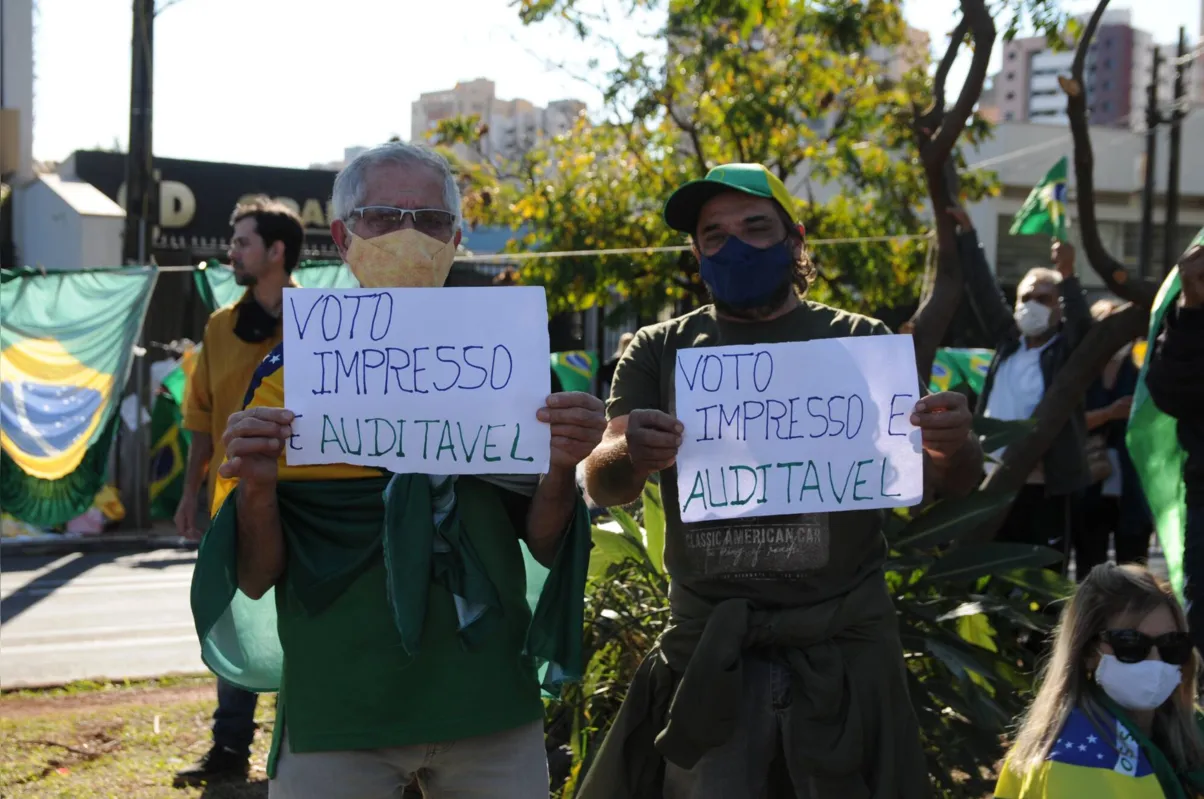 Imagem ilustrativa da imagem Londrina tem manifestação por voto impresso