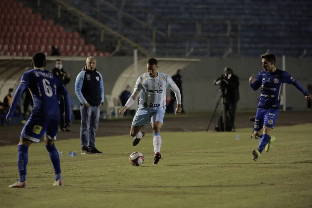 Imagem ilustrativa da imagem Londrina tropeça no Confiança e segue na lanterna da Série B
