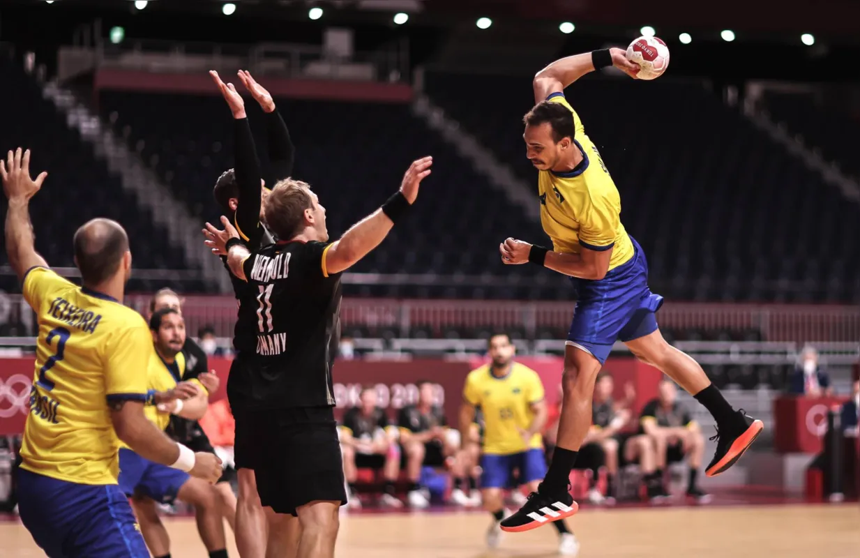 Time masculino de handebol teve pouco tempo de preparação e não conseguiu chegar à segunda fase 