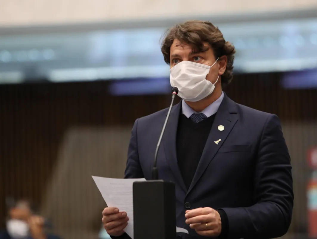Imagem ilustrativa da imagem MDB do Paraná trava disputa por liderança em convenção partidária