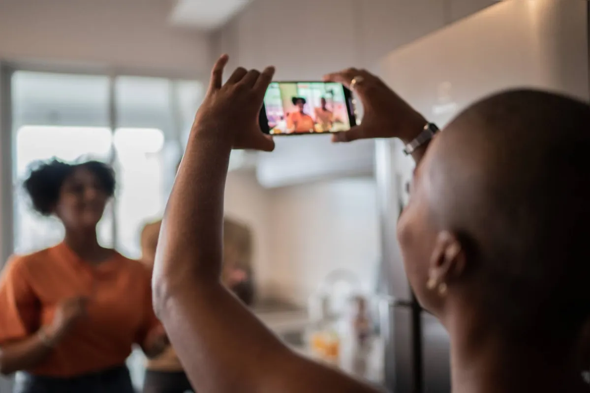 Imagem ilustrativa da imagem “Muito além de dancinhas no tiktok” como a geração Z se prepara para mudar o nosso futuro