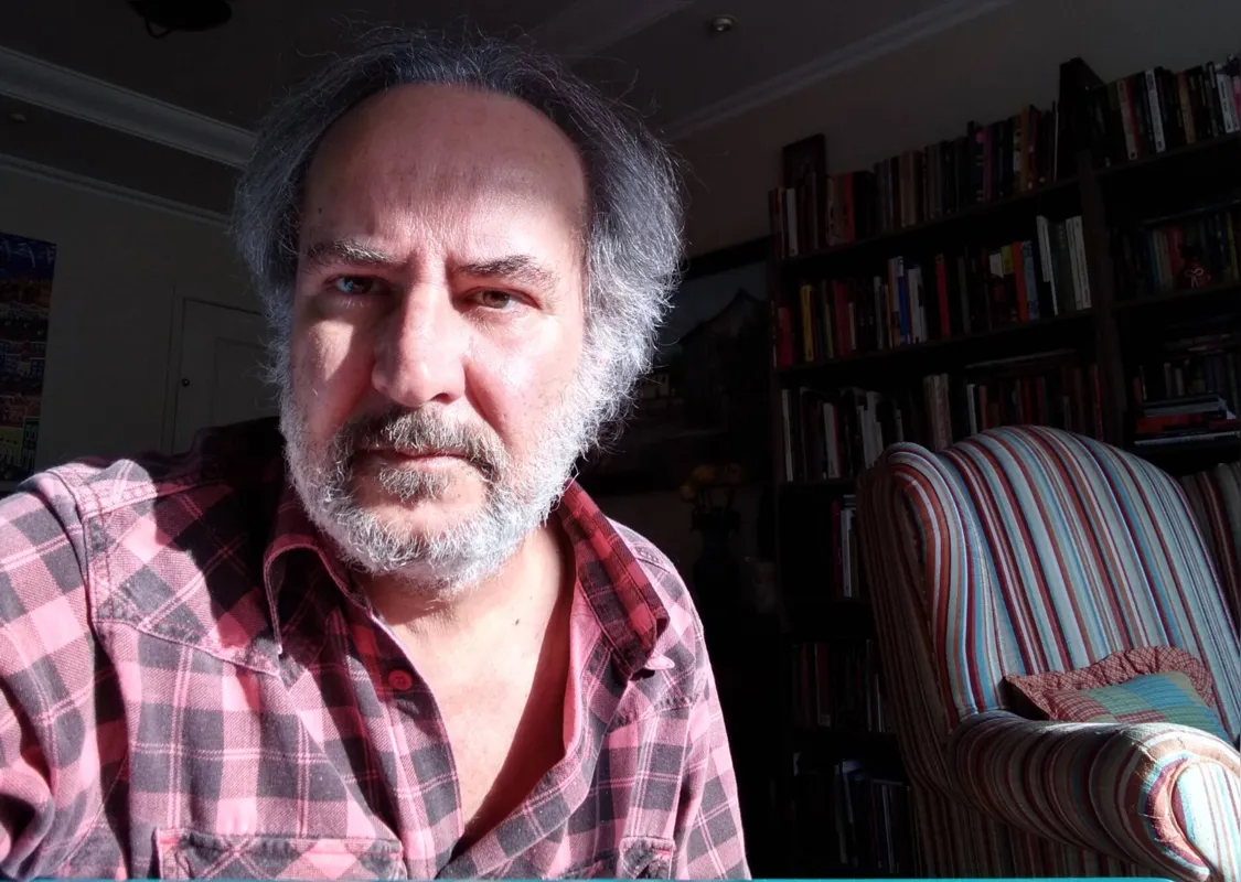 Ademir Assunção: "Continuo acreditando que as artes têm um papel importante no debate público, desde que consigam maior repercussão – e não se convertam apenas em novos produtos lançados no grande mercado"