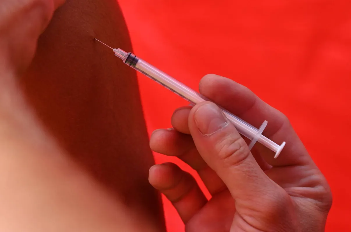 Imagem ilustrativa da imagem Países anunciam aplicação de terceira dose de vacina contra Covid