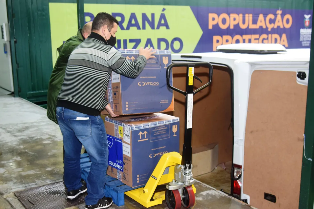 Imagem ilustrativa da imagem Paraná recebe 127,5 mil vacinas contra a Covid-19