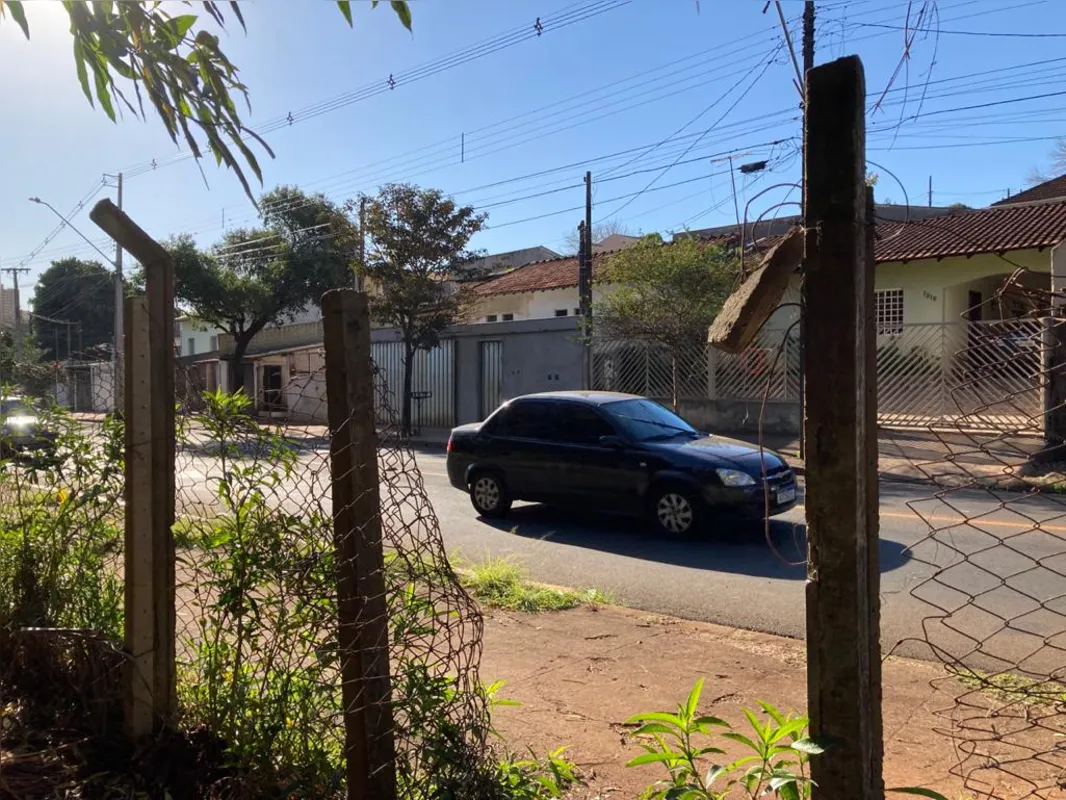 Imagem ilustrativa da imagem Parque Arthur Thomas: de cercas abertas para a criminalidade