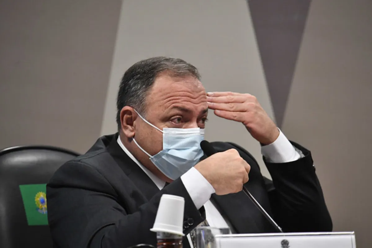 Imagem ilustrativa da imagem Pazuello nega que tenha negociado compra de Coronavac no ministério com intermediários