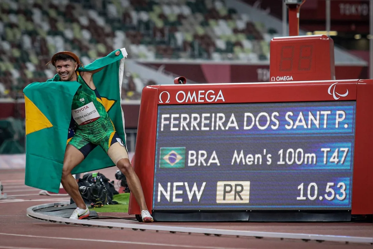 Petrúcio Ferreira, 22, conquistou o ouro e bateu o recorde dos Jogos Paralímpicos.