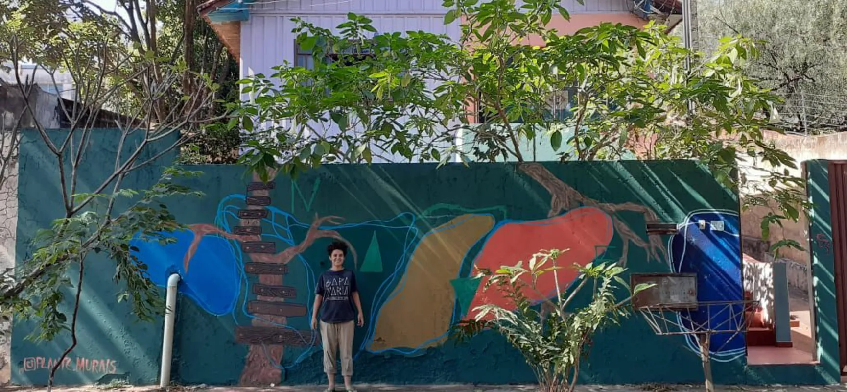 A muralista Priscila Sousa Anunciação foi uma das contempladas na categoria individual pelo Prêmio Quizomba: arte que dialoga com questões de gênero e dos afrodescendentes