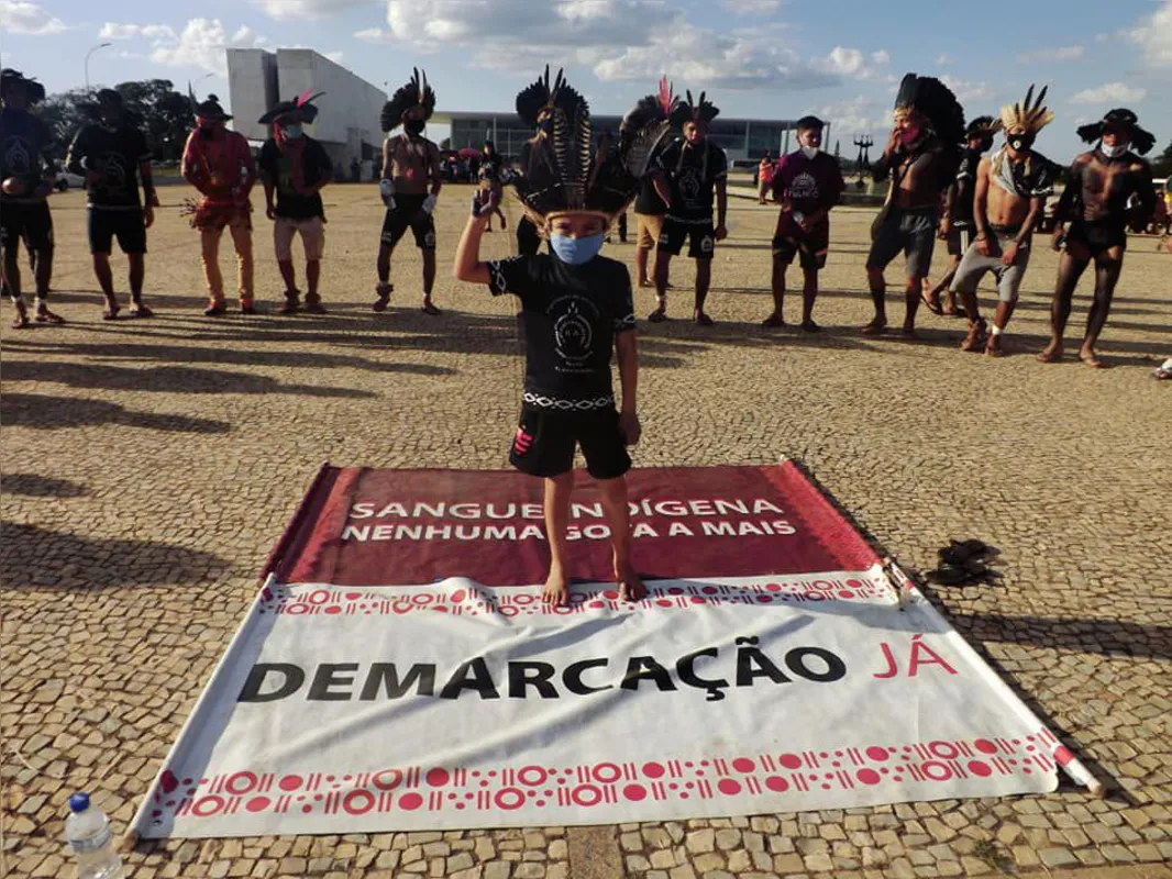Grupo de dança Neng'a da Terra Indígena Apucaraninha, composto por jovens que lutam pela cultura kaingang, também recebeu um prêmio
_