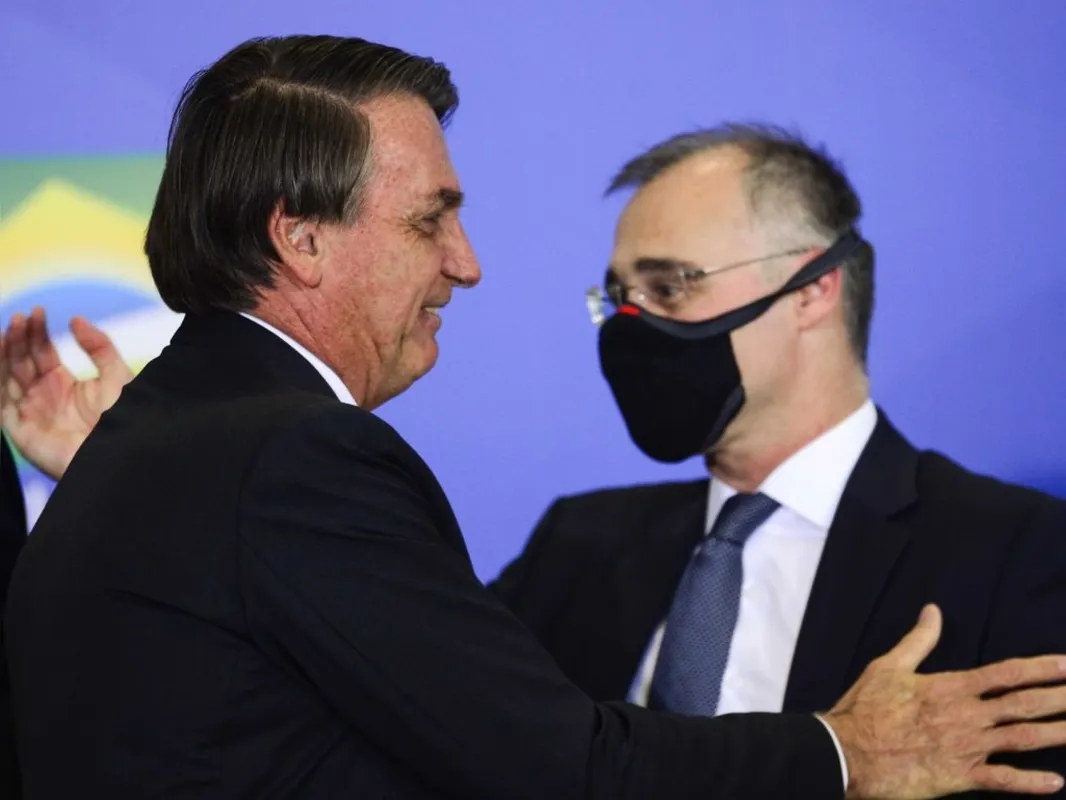 Bolsonaro e Mendonça: "terrivelmente evangélico"
