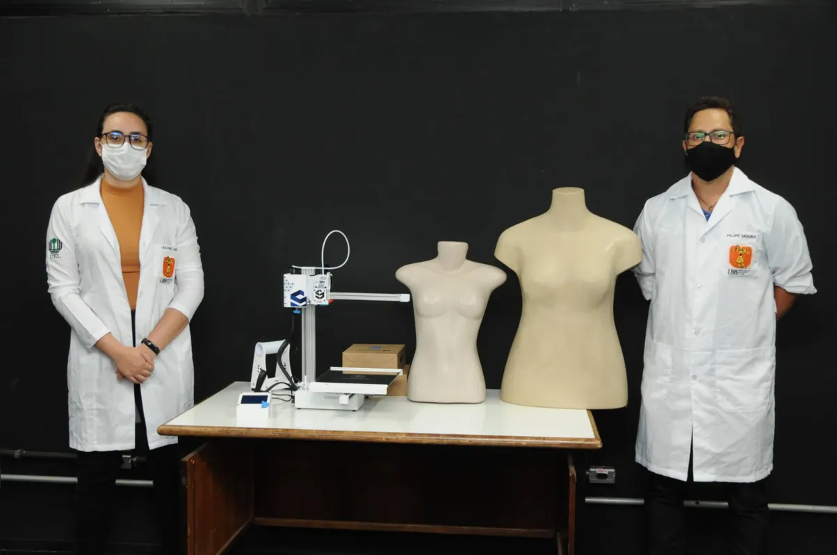 Juliane Cristina Leme e Felipe Arruda Moura: processo passa pelo escaneamento, molde virtual,  impressão 3D e finalização da prótese
