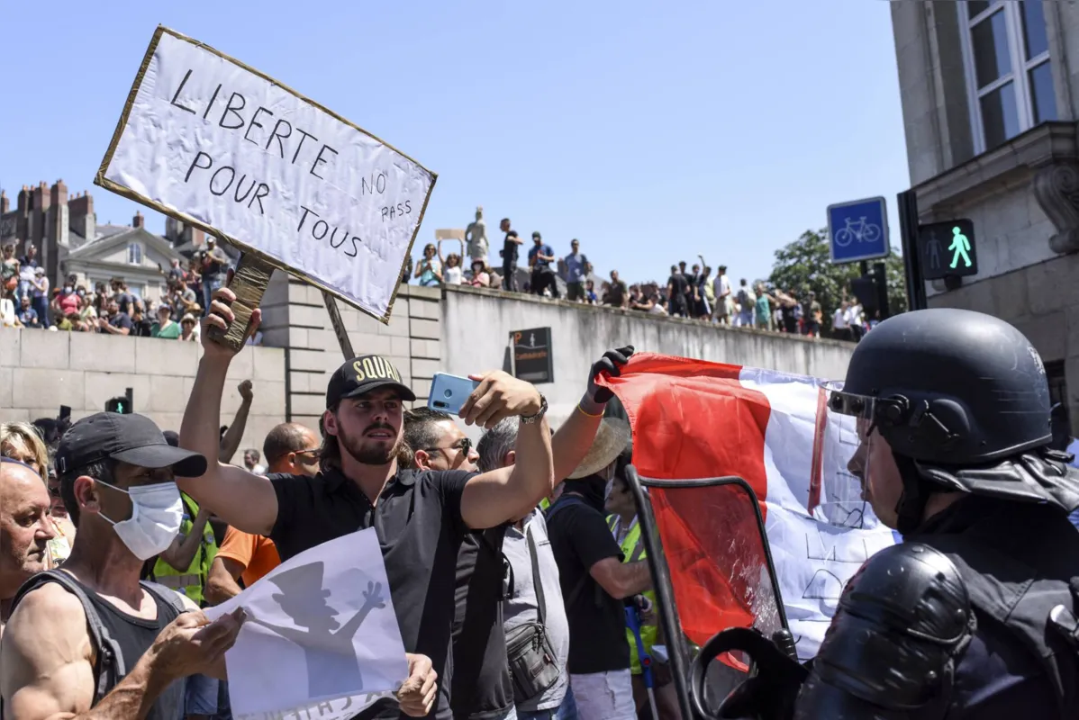 Imagem ilustrativa da imagem Projeto torna obrigatória vacinação de trabalhadores da saúde na França