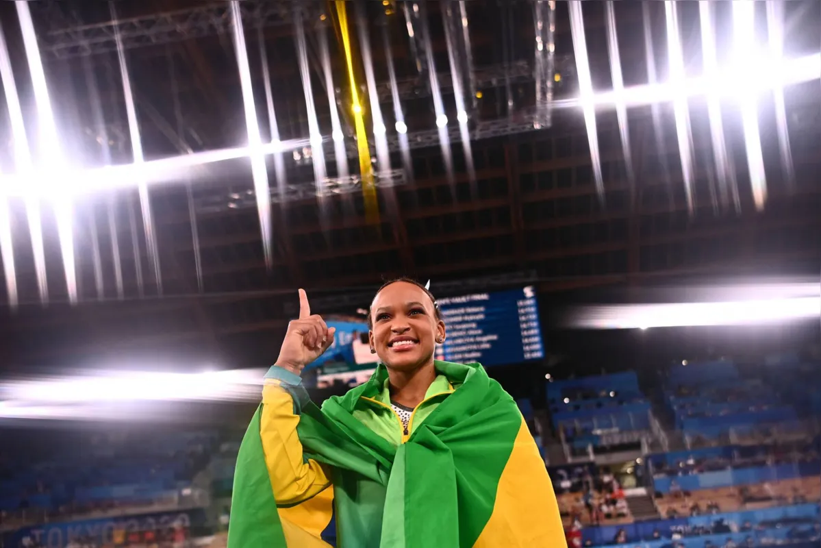 Imagem ilustrativa da imagem Rebeca Andrade conquista o ouro olímpico no salto