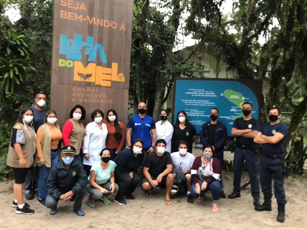 Quase 90% dos moradores com idade acima dos 18 anos já foram vacinados na Ilha do Mel.. 