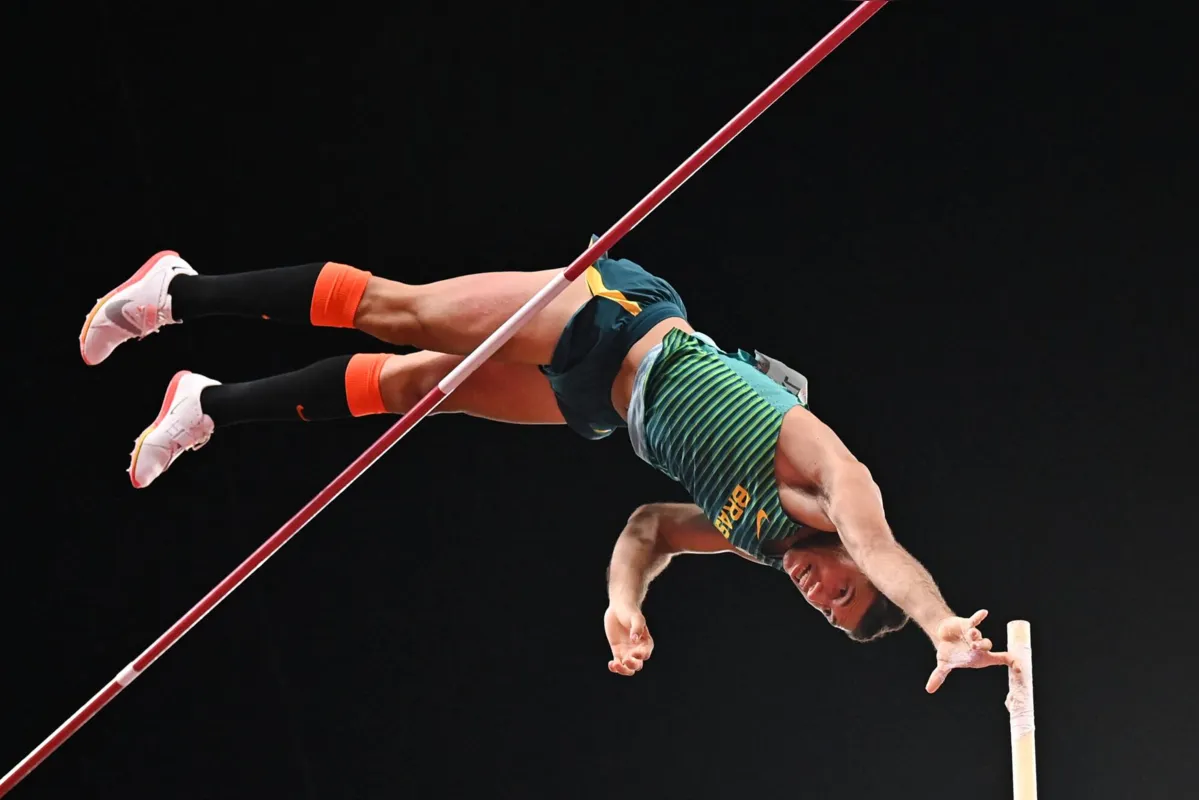 Imagem ilustrativa da imagem 'Resiliente', Thiago Braz comemora segunda medalha olímpica