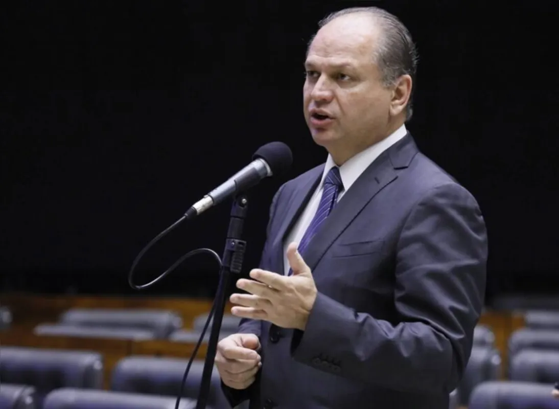 Imagem ilustrativa da imagem Ricardo Barros passa por angioplastia em São Paulo