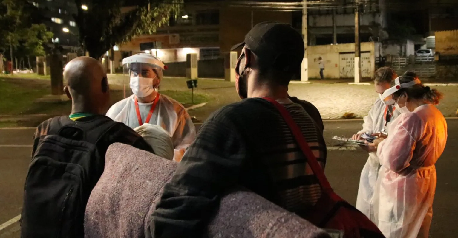 Imagem ilustrativa da imagem Saúde aplica vacina contra Covid nos atendimentos da Noite Fria