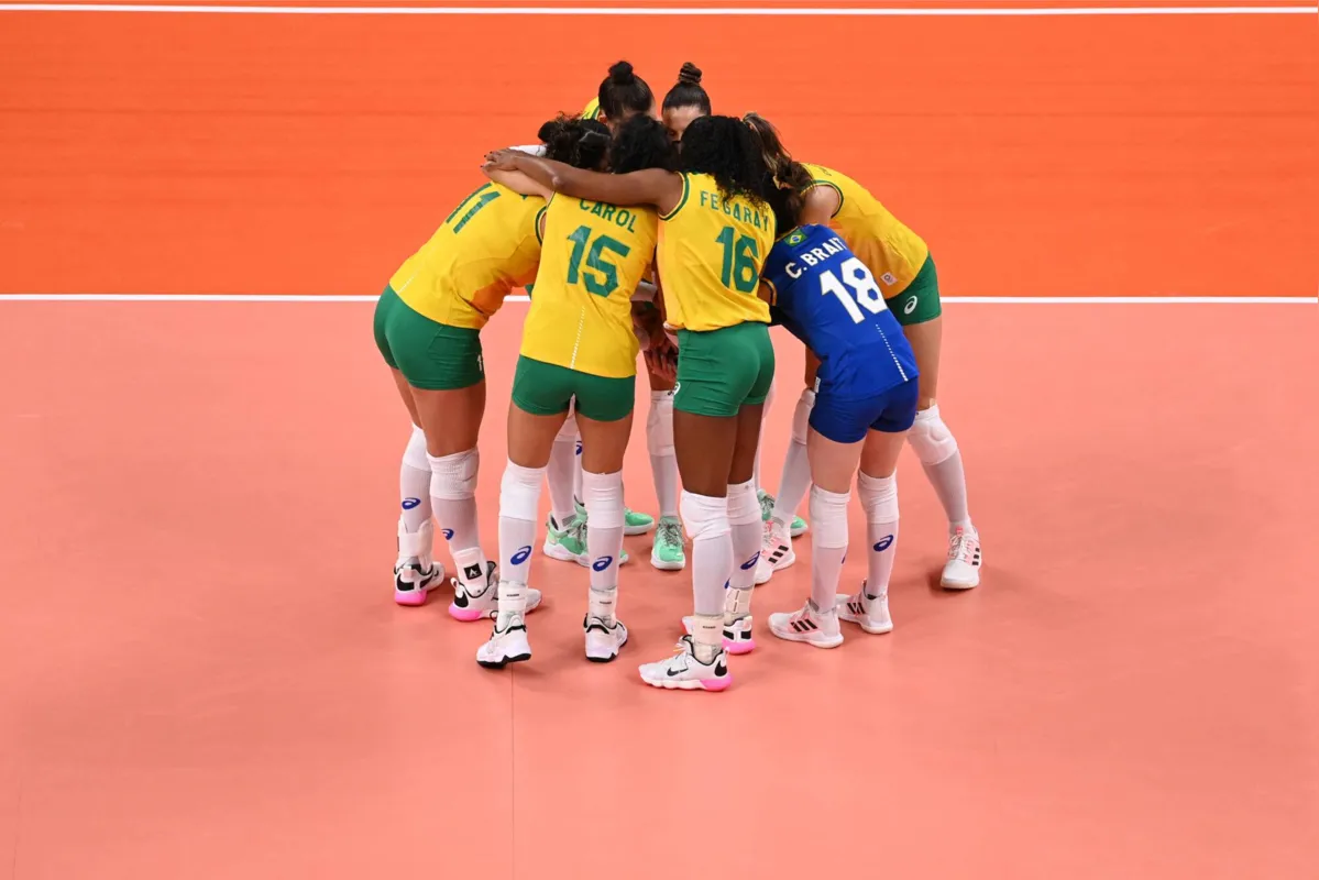 Imagem ilustrativa da imagem Seleção brasileira de vôlei derrota República Dominicana em jogo de cinco sets