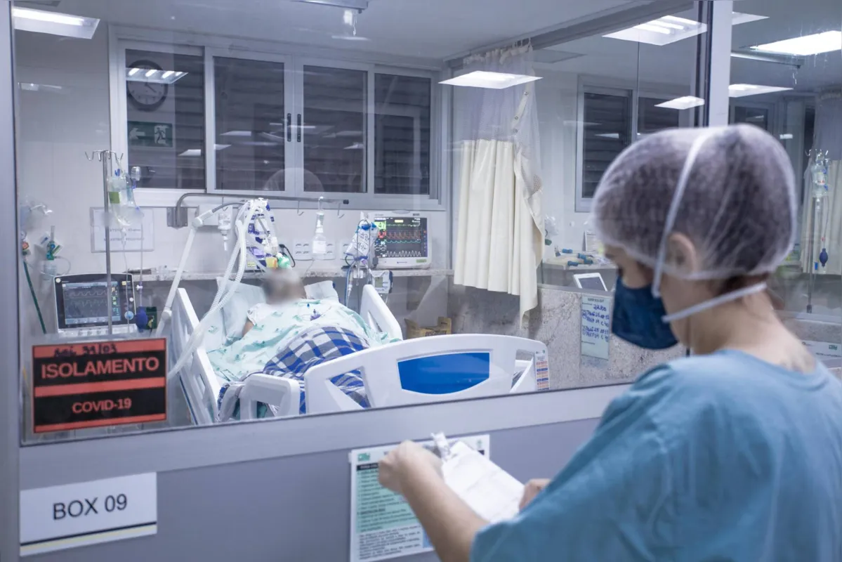 Imagem ilustrativa da imagem Sesa confirma mais 1,6 mil casos e 57 mortes pela Covid-19 no Paraná