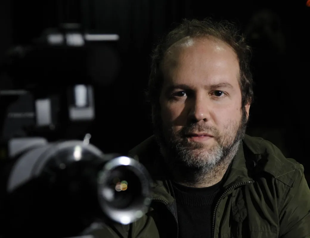 "A decisão também veio no momento certo: com mais de 125 mil pessoas totalmente imunizadas em Londrina", diz o cineasta Rodrigo Grota que quer exibir seu filme "Passagem Secreta" nos cinemas locais em outubro