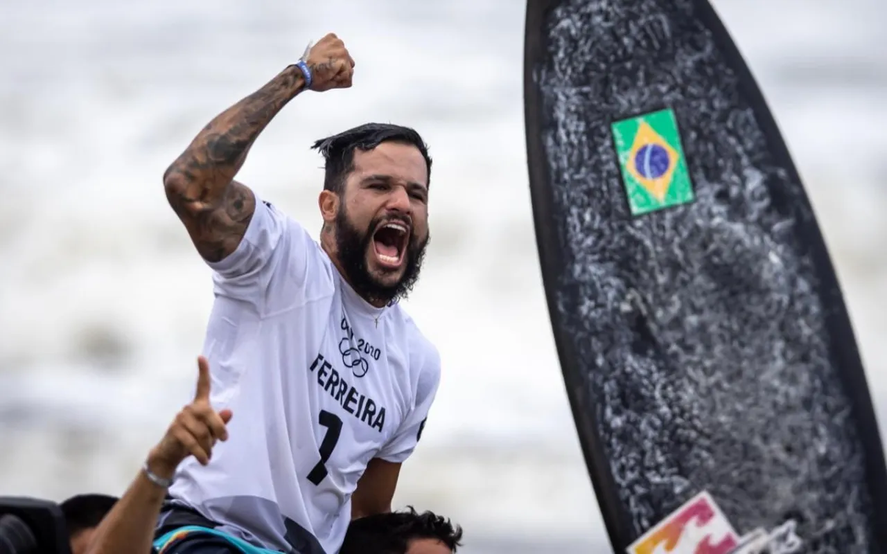 Imagem ilustrativa da imagem Surfista Italo Ferreira conquista primeiro ouro para o Brasil nas Olimpíadas