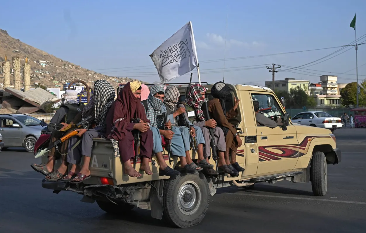 O Talibã derrubou o governo de Ashraf Ghani no dia 15, após uma campanha militar avassaladora de duas semanas