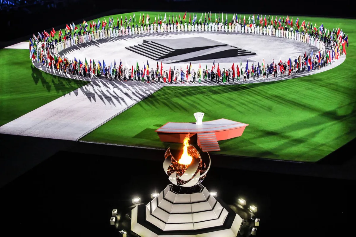 Imagem ilustrativa da imagem Tóquio festeja e passa bastão para Paris após esporte superar medo dos Jogos