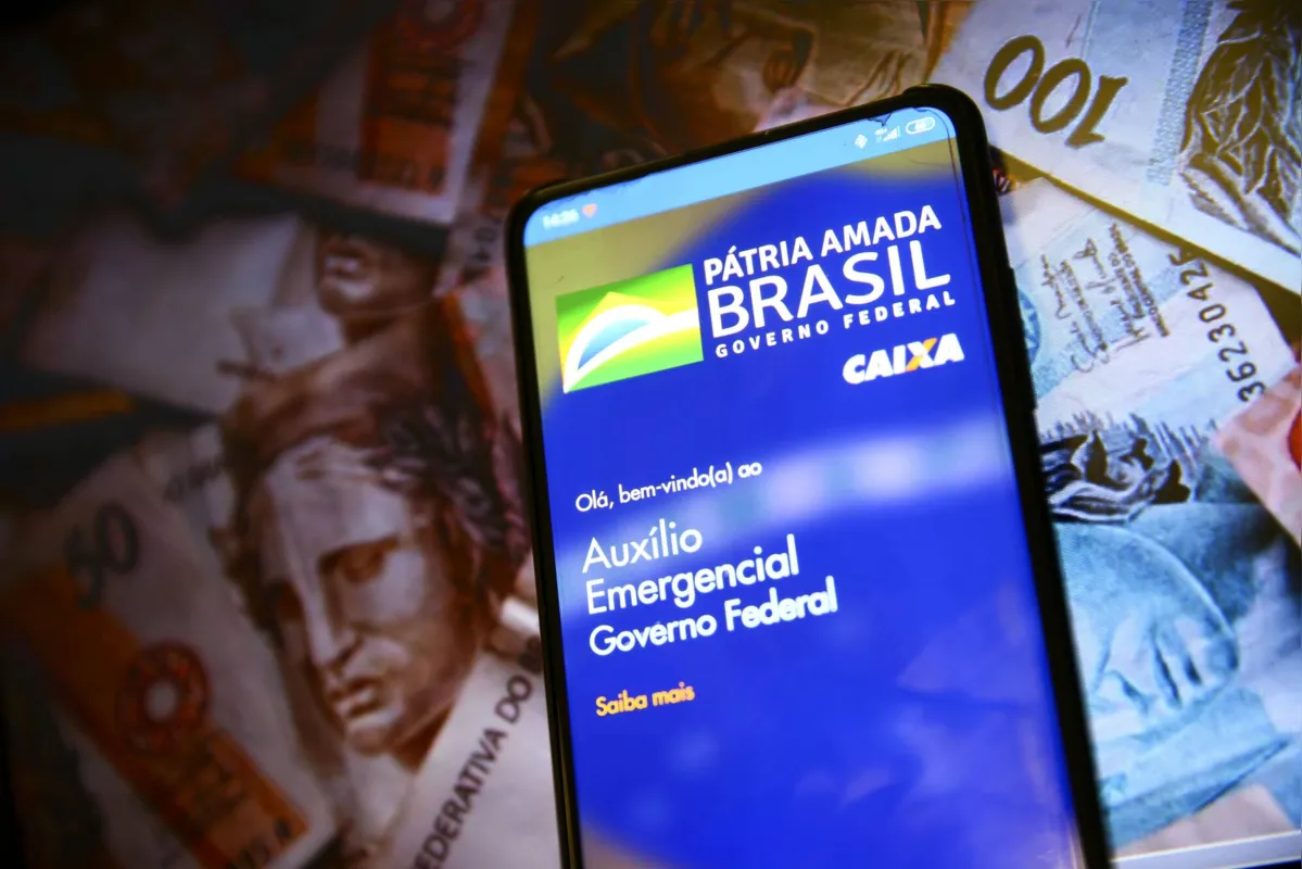 Imagem ilustrativa da imagem Trabalhadores nascidos em julho podem sacar auxílio emergencial