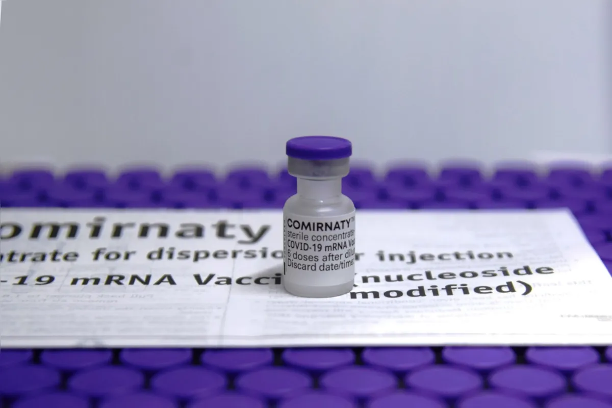A Prefeitura de Cascavel (Oeste) precisou descartar 47 frascos de vacina contra a Covid-19 do laboratório Pfizer /Biontech.